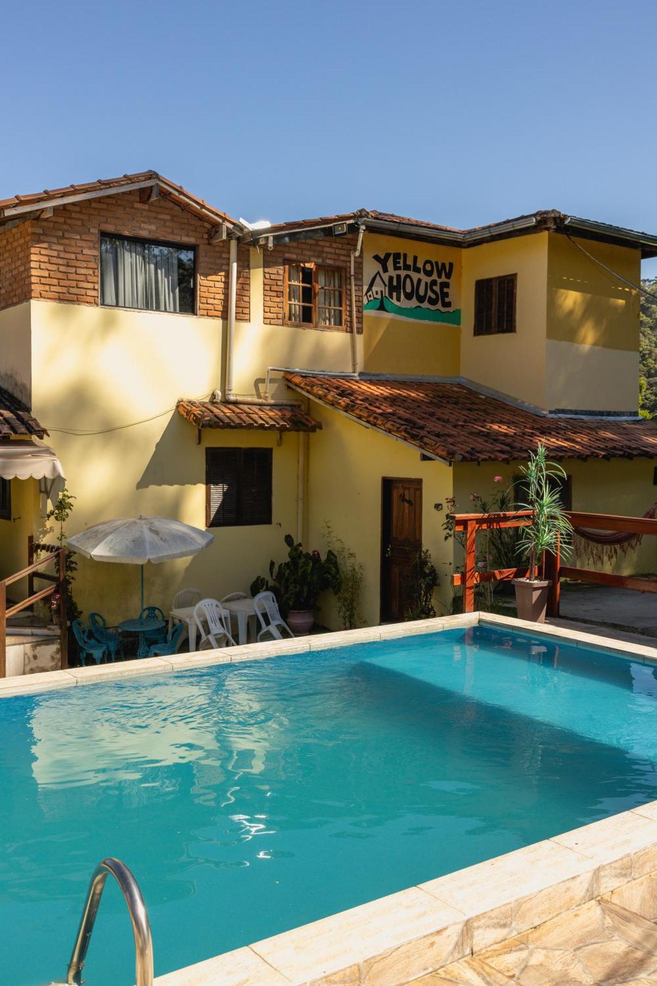 Hostel Yellow House Mg Itamonte Exterior photo