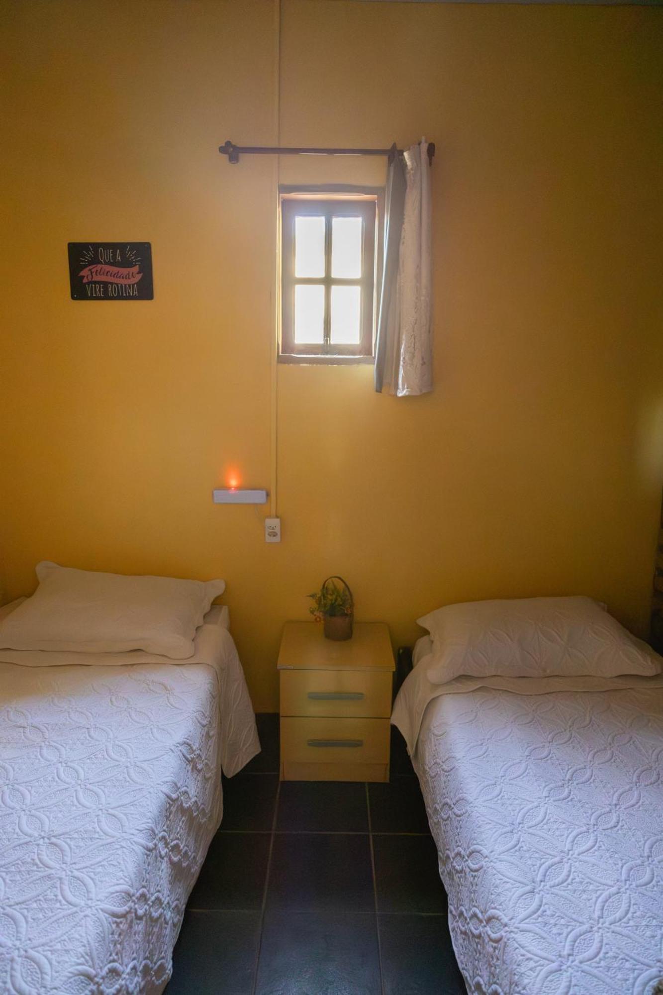 Hostel Yellow House Mg Itamonte Exterior photo